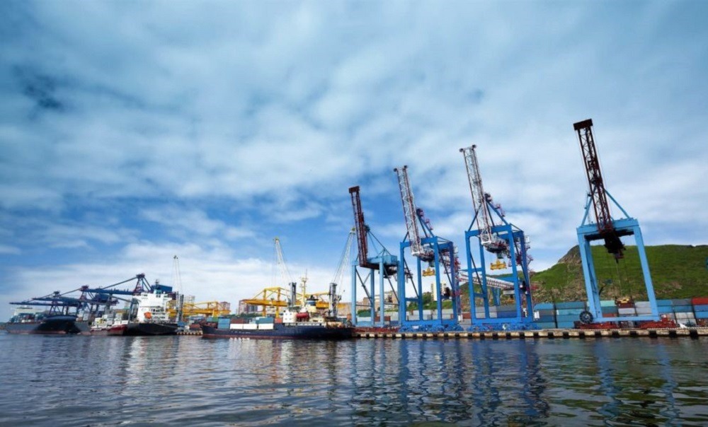 Отремонтированные причалы для приема судов запустили в порту Махачкалы